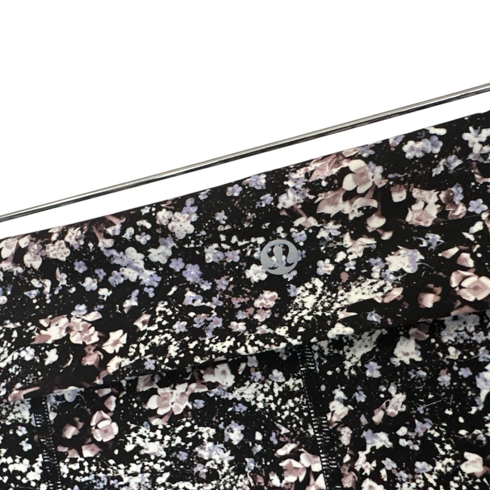 Lululemon Wunder Under Crop II Size 10 Roll Down Scallop Luxtreme 24" Floral - Picture 8 of 10